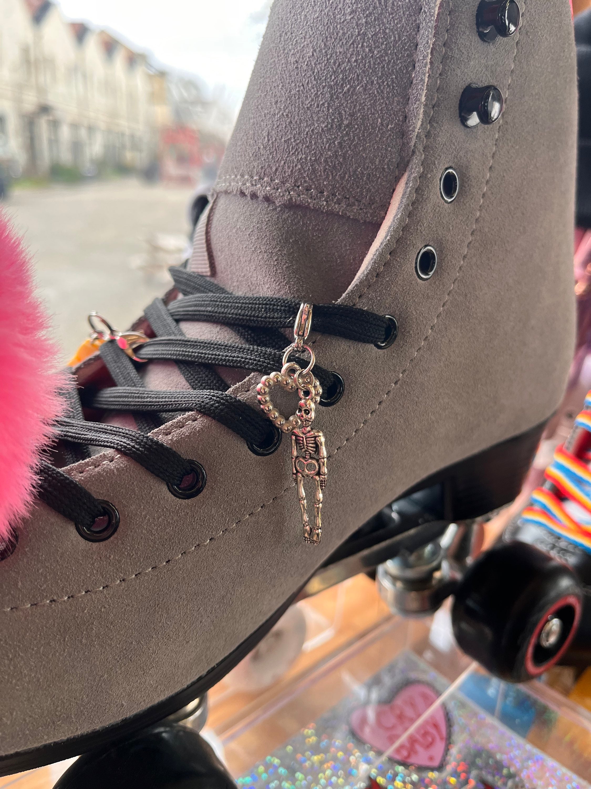 Pendentifs squelettes pour lacets