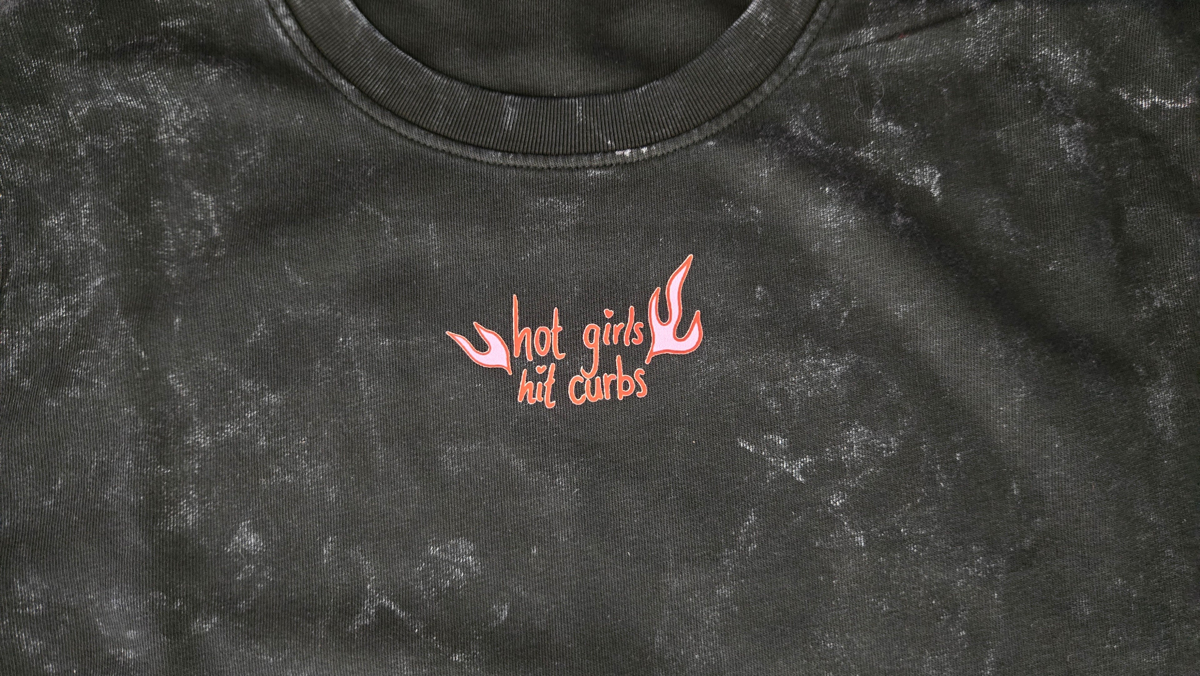 Transfert à appliquer "Hot Girls Hit Curbs"